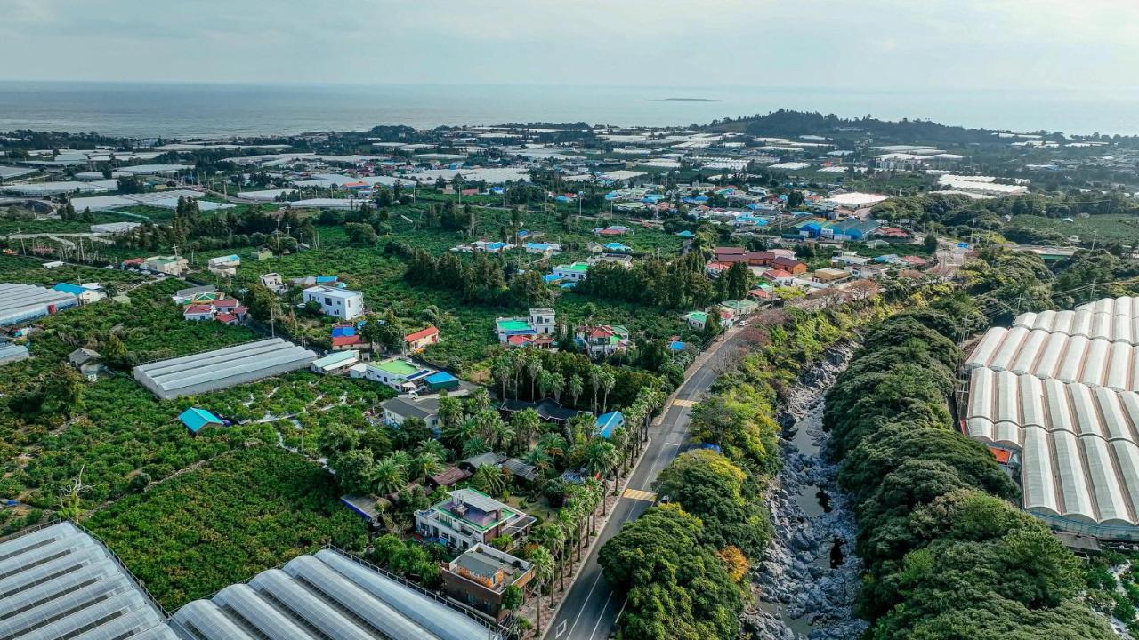 Valley Village Seogwipo-stad Buitenkant foto